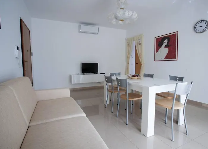 A Zia Tonia * Monopoli